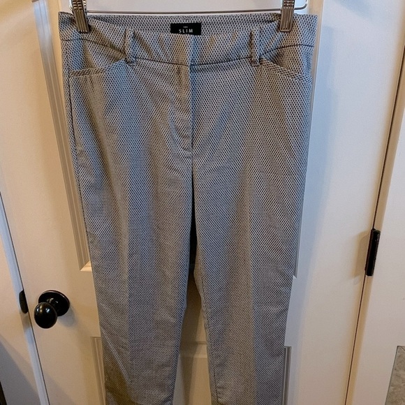 White House Black Market Pants - WHBM Slim Ankle Pant in 4L (long)